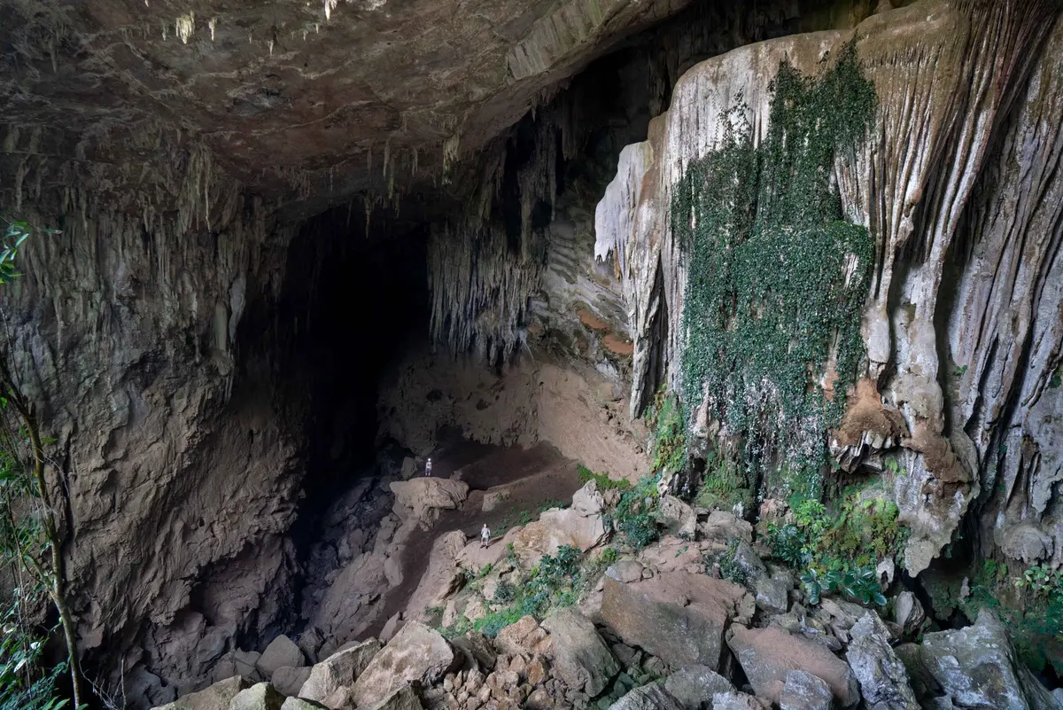 Caving tour with Cave Lodge