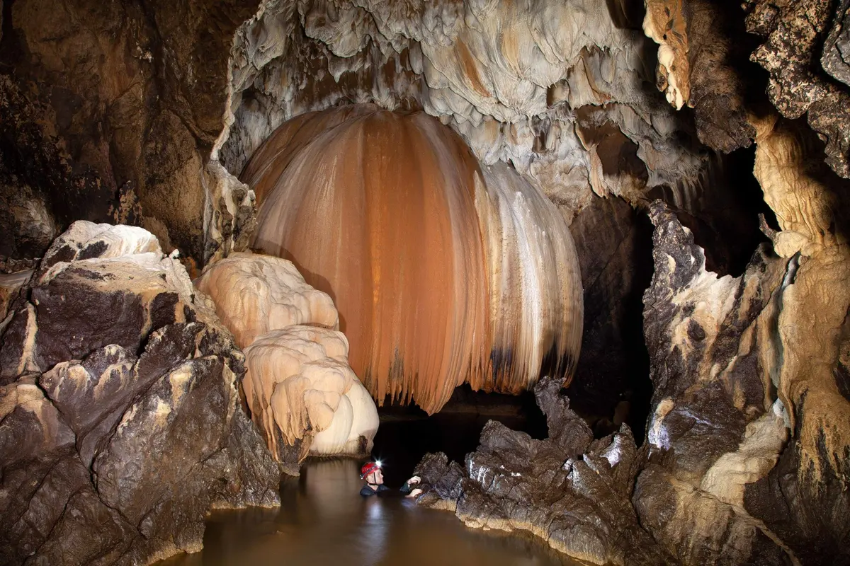 Caving tour in Thailand