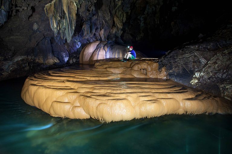 caving-90